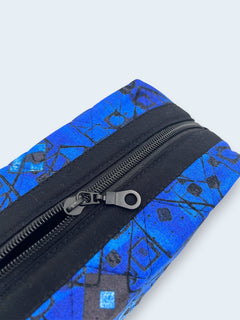 Blue Geometric Holland pouch, close-up of the top zipper and pull tab — handmade by The Cozy Daisy