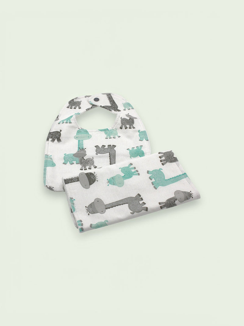 Bib & Burp Cloth Set — Giraffe — outside
