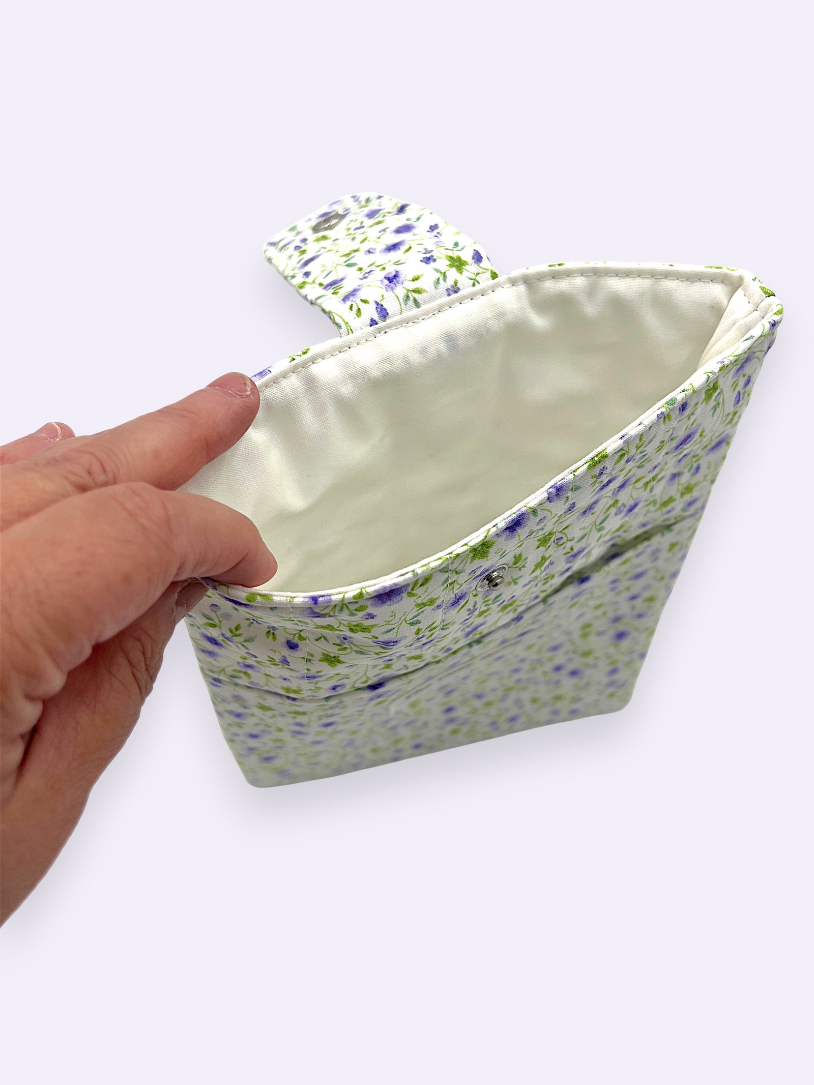 Book Sleeve (Medium) — Lavender Trails