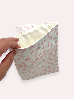 Book Sleeve (Medium) — Petite Pink Bows